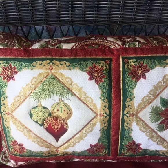 NWT Hand Crafted, Quilted Beautiful Metallic Print Holiday Pillow - Picture 5 of 8